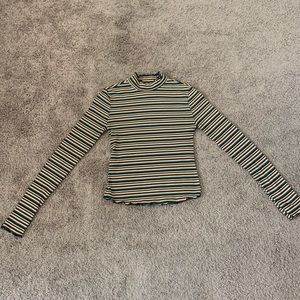 Justify long sleeve, short turtleneck